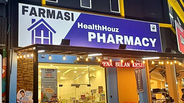 Health Houz Pharmacy storefront